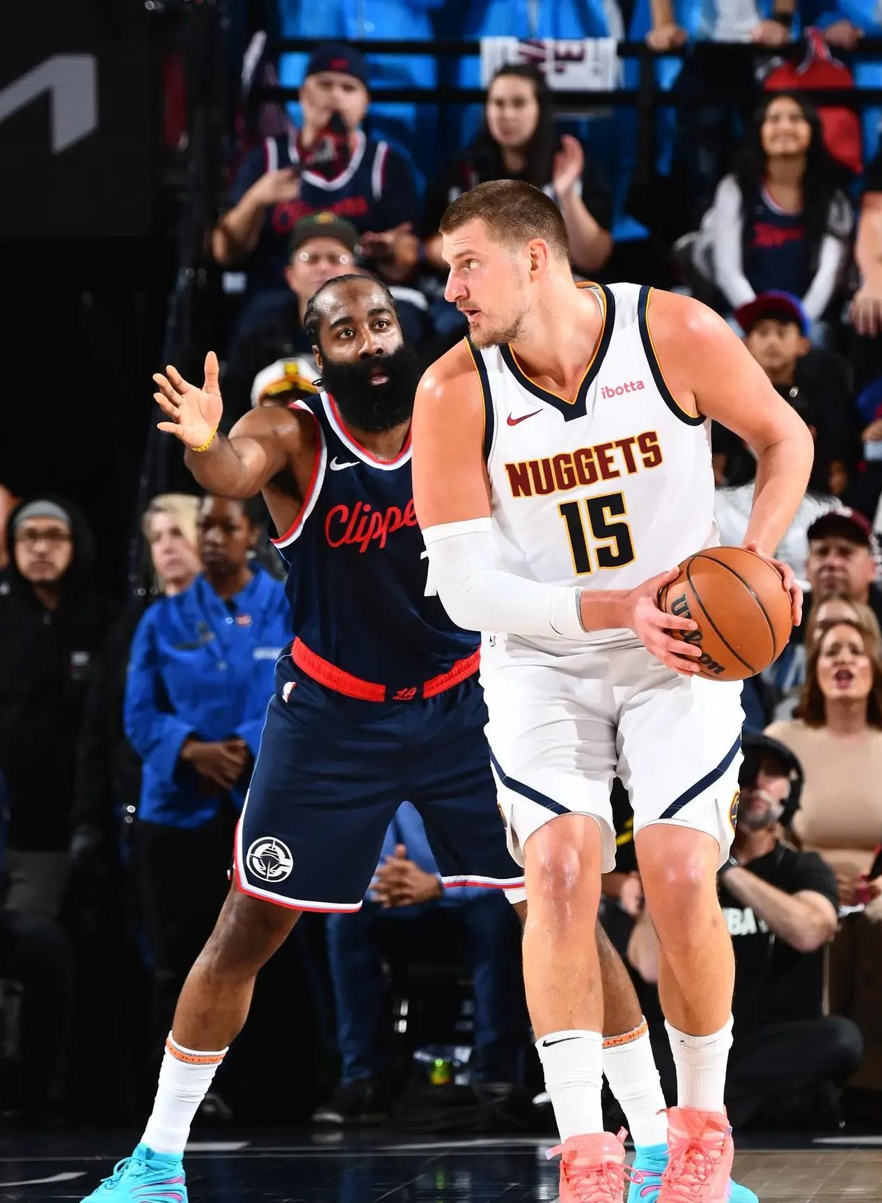 集结日NBA常规赛焦点战;奥兰多魔术手感冰凉;悬念犹存;身体对抗强度拉满 集结日NBA常规赛焦点战;奥兰多魔术手感冰凉;悬念犹存;身体对抗强度拉满